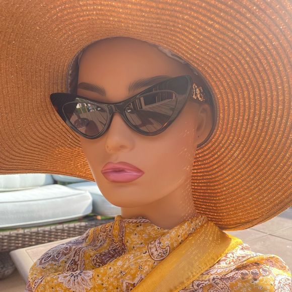 Dolce & Gabbana Sunglasses - Picture 5 of 13